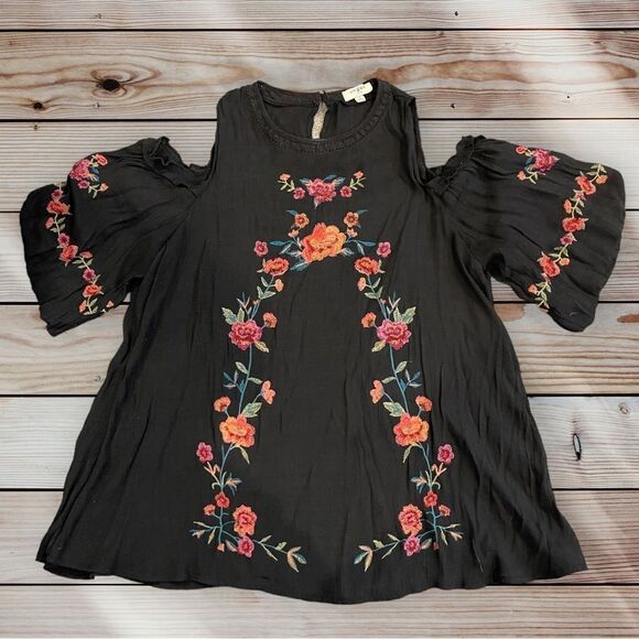 Umgee USA open shoulder short sleeve floral embroidered flowy top size M - Picture 1 of 11
